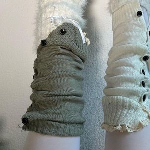 grey knit leg warmers with white lace trimming & cute buttons, very warm